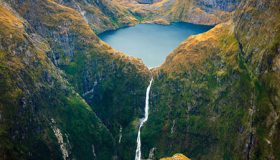 آبشار ساترلاند، معروف ترین آبشار کشور نیوزلند